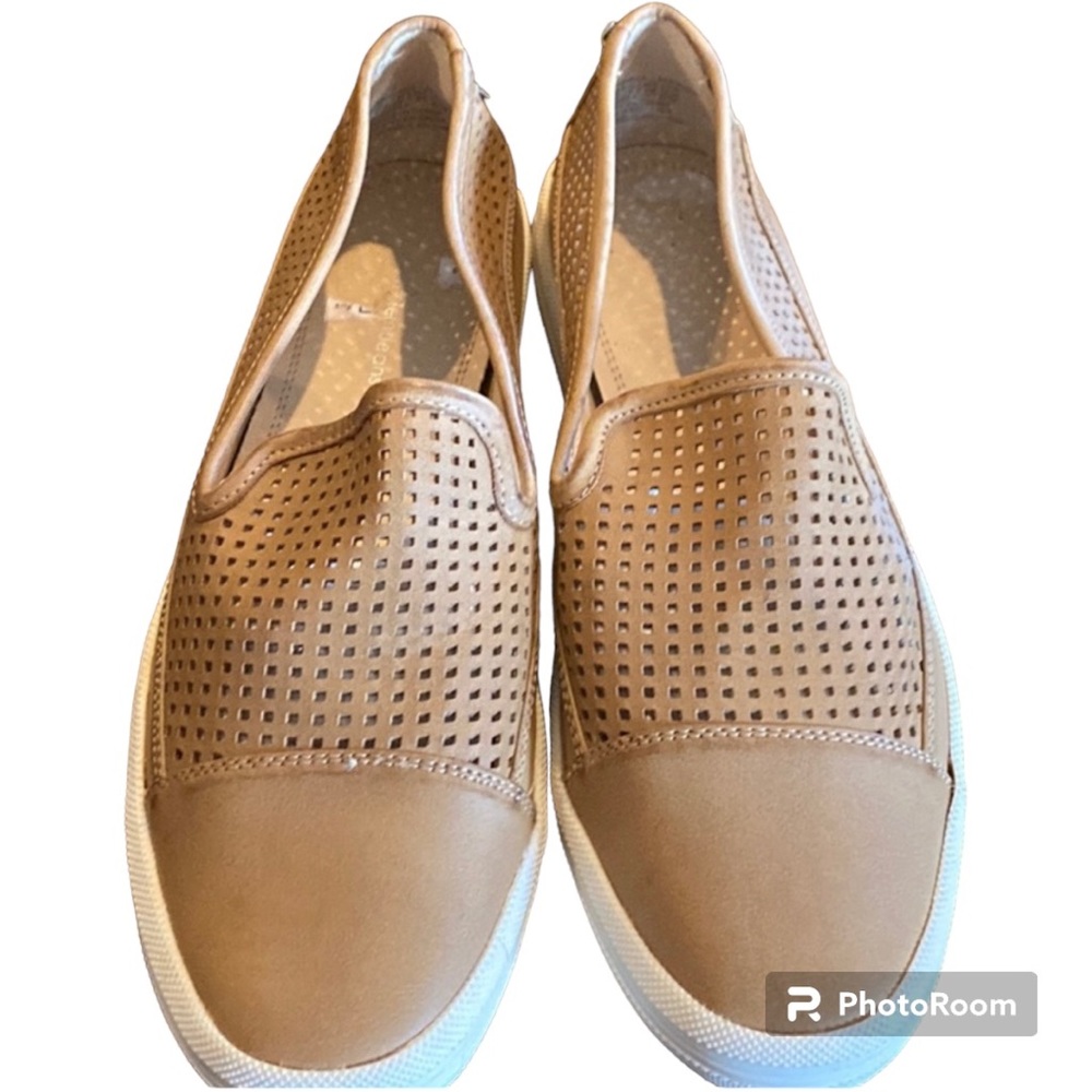 Calvin Klein women's loafers Tan Size 9-Narrow